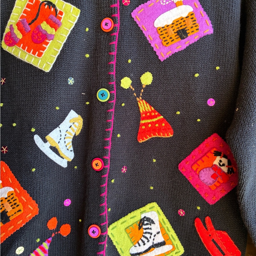 Susan Bristol Vintage Embroidered Ice Skating Themed Cardigan Size Small - Picture 2 of 5